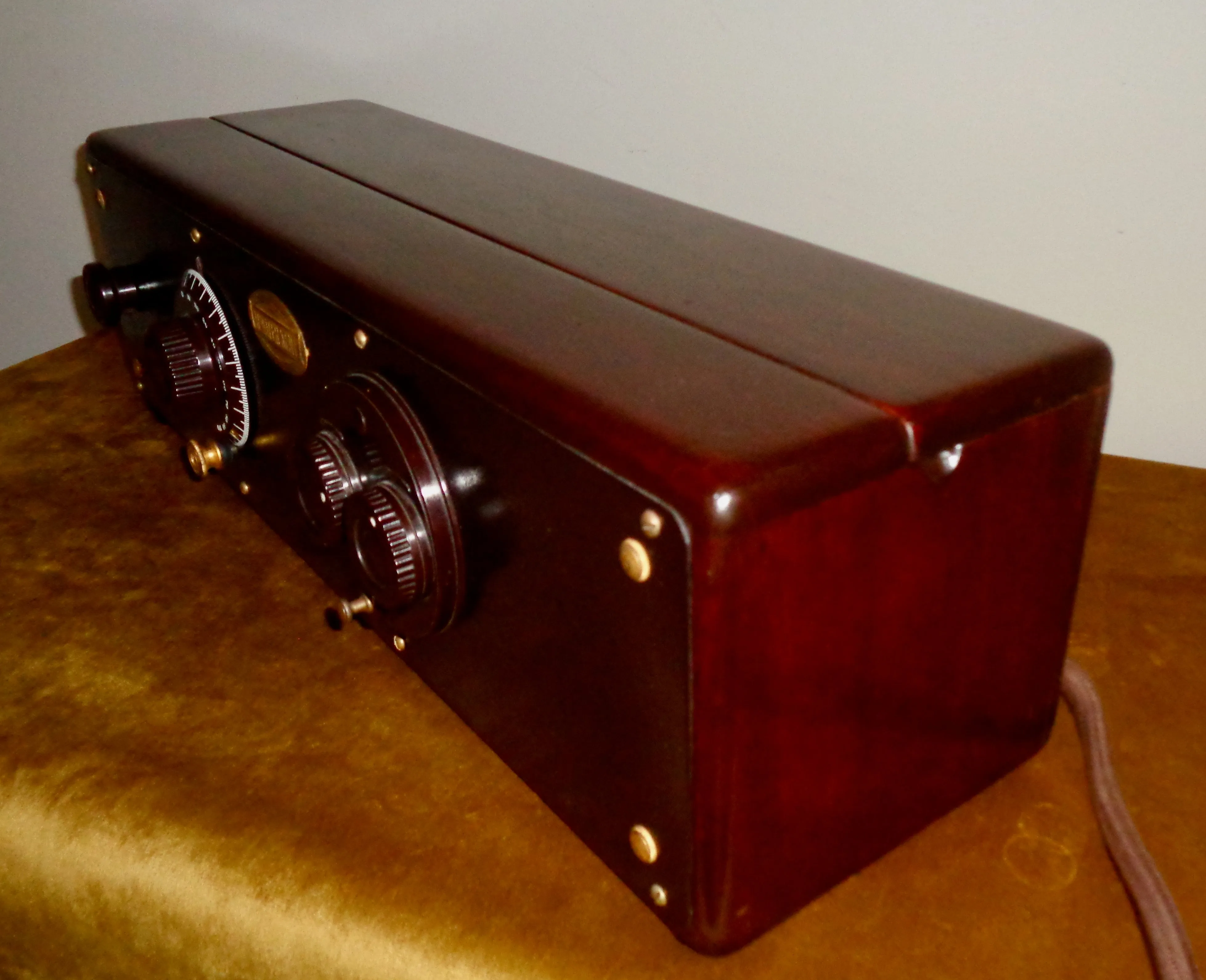1927 Atwater Kent Valve Radio Receiving Set Table Model 33