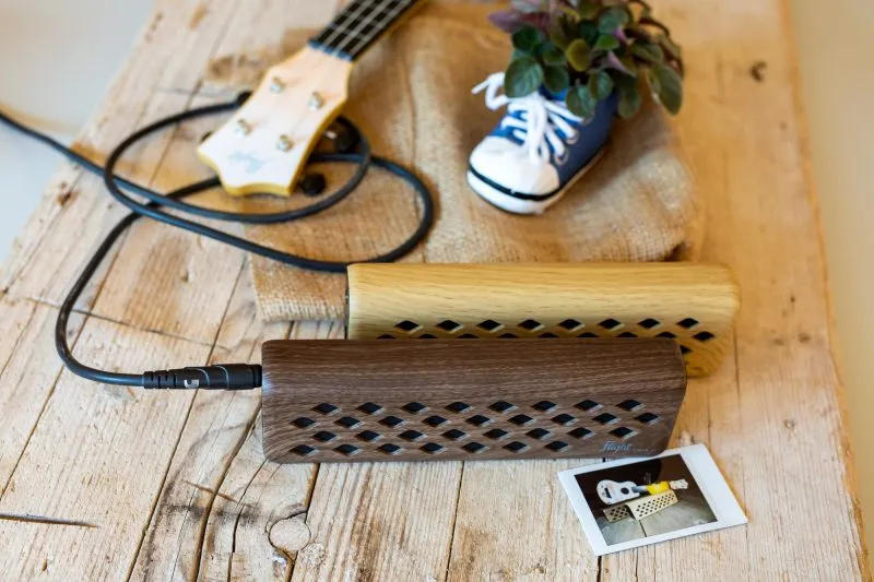 Flight Tiny6 Amplifier Portable Mini Ukulele Amplifier with Maple-Effect Case