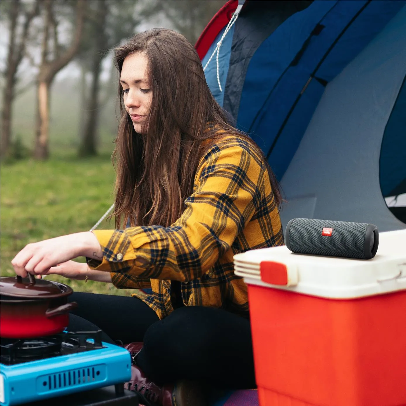 JBL Flip Essential 2 Portable Bluetooth Speaker (Gun Metal)