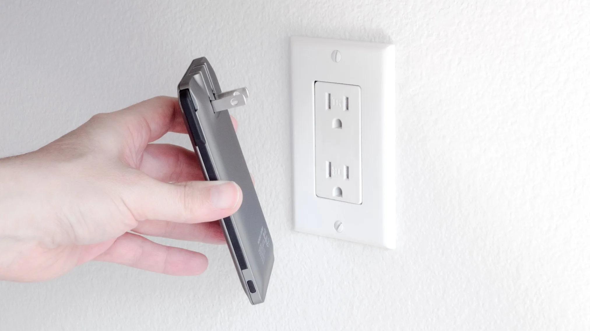 phonesuit Journey Pro Charger Portable Power Bank, Cables, And Wall Plug For Iphone And Smartphones