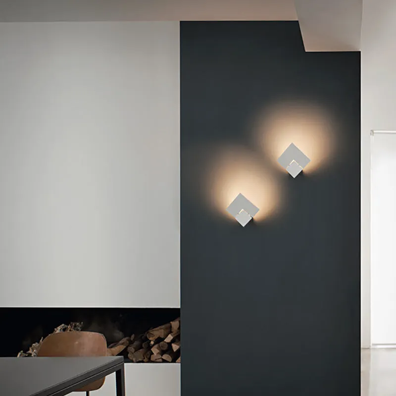 Puzzle Twist Wall Light